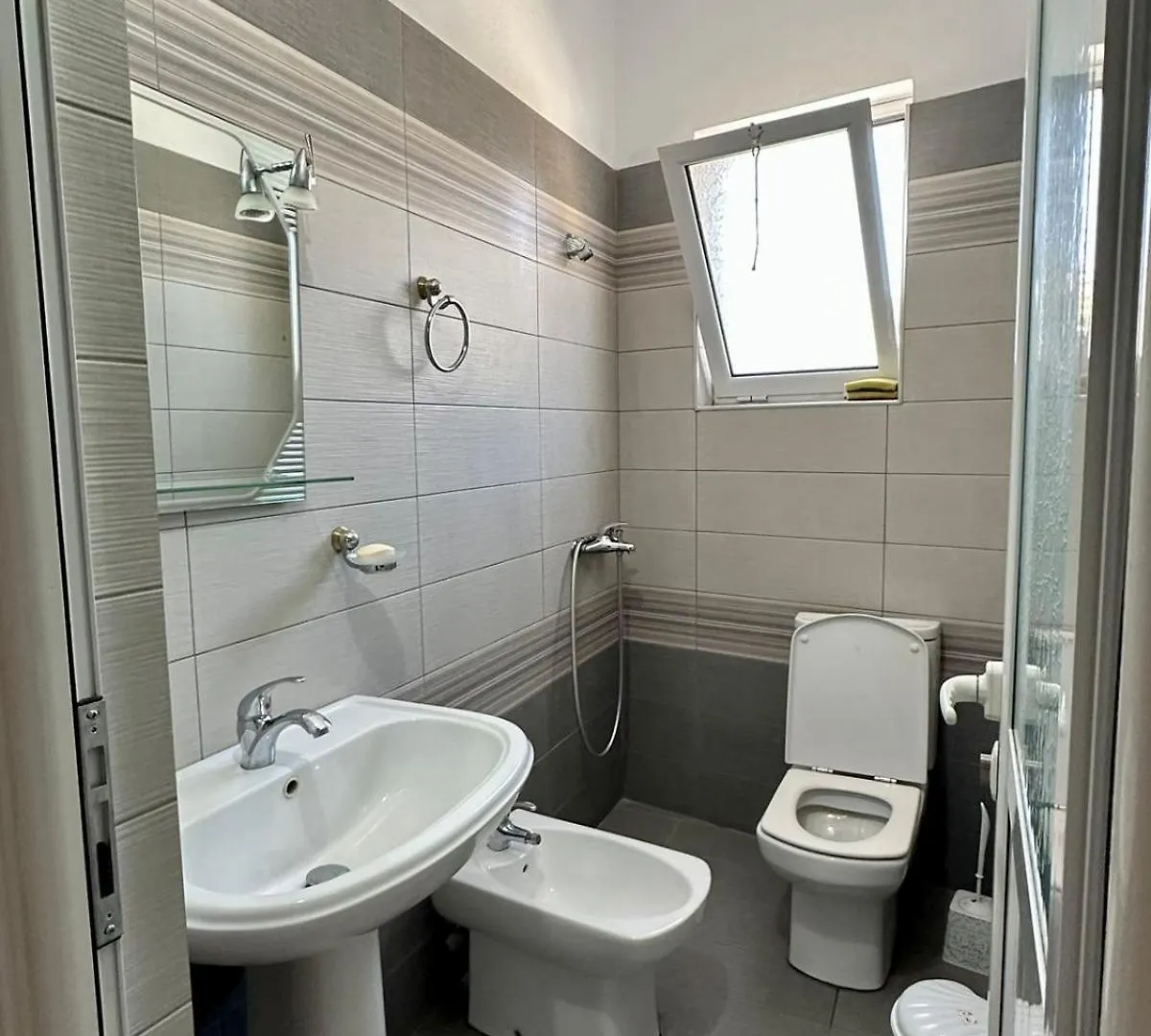 Merlind Apartments Sarande