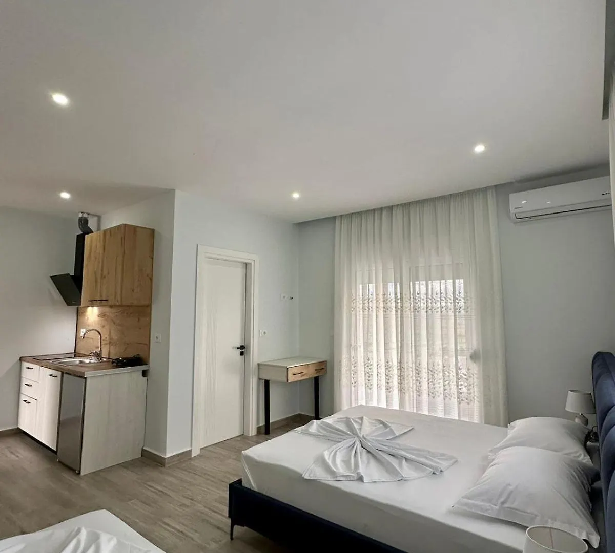 Merlind Apartments Sarande 0*,