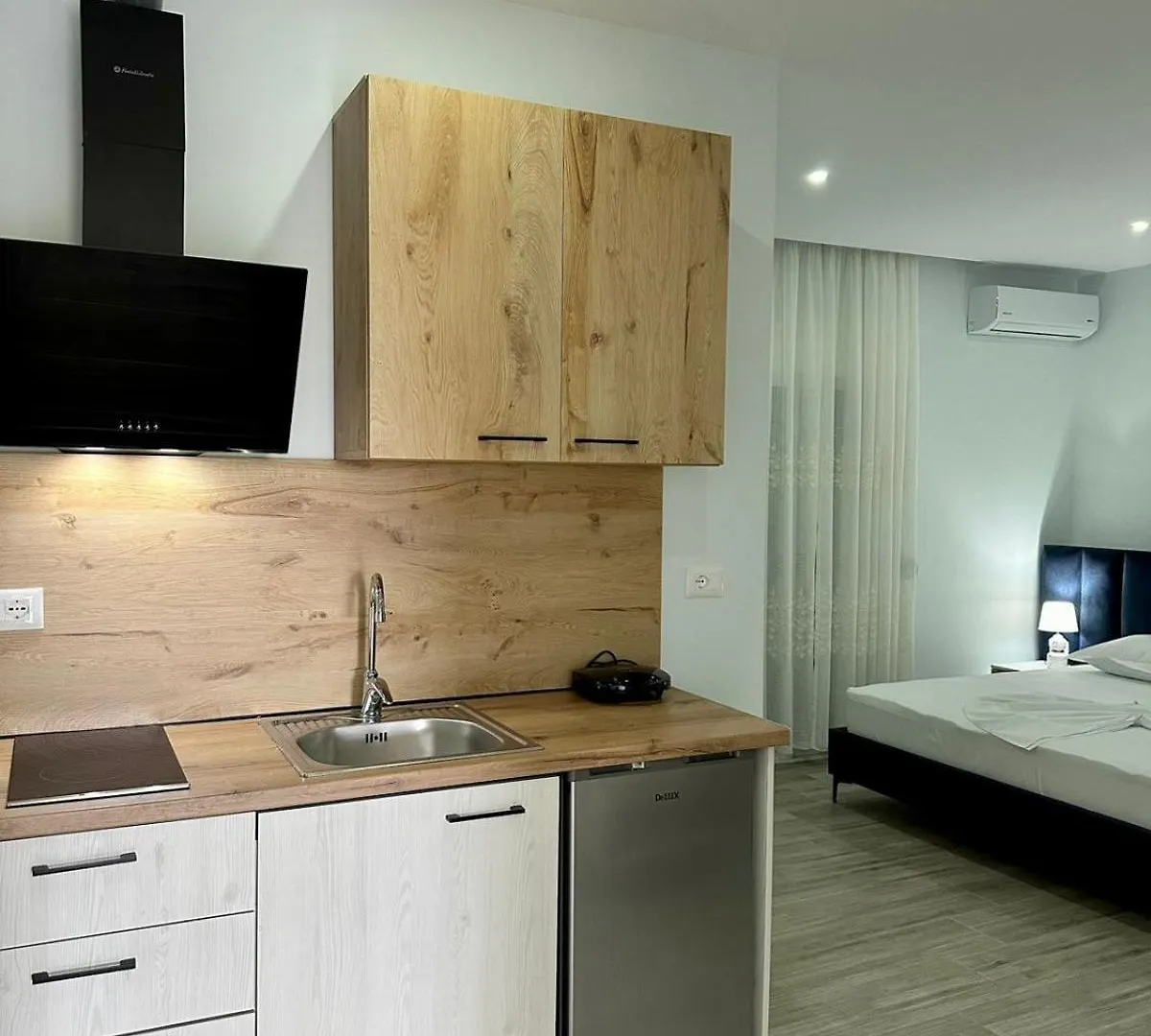 Merlind Apartments Sarande 0*,