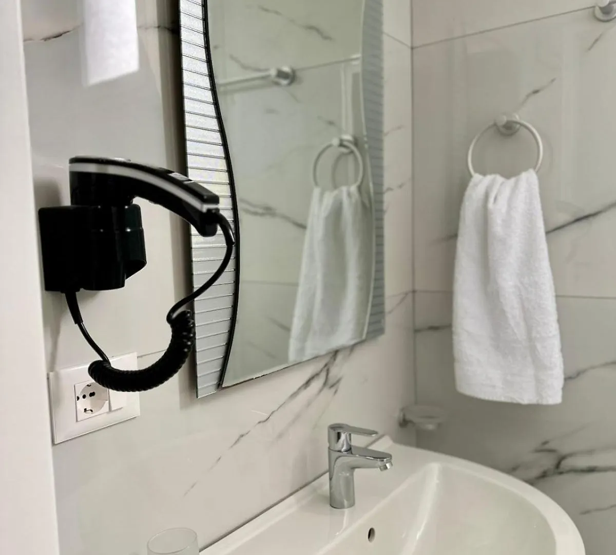 Merlind Apartments Sarande 0*,